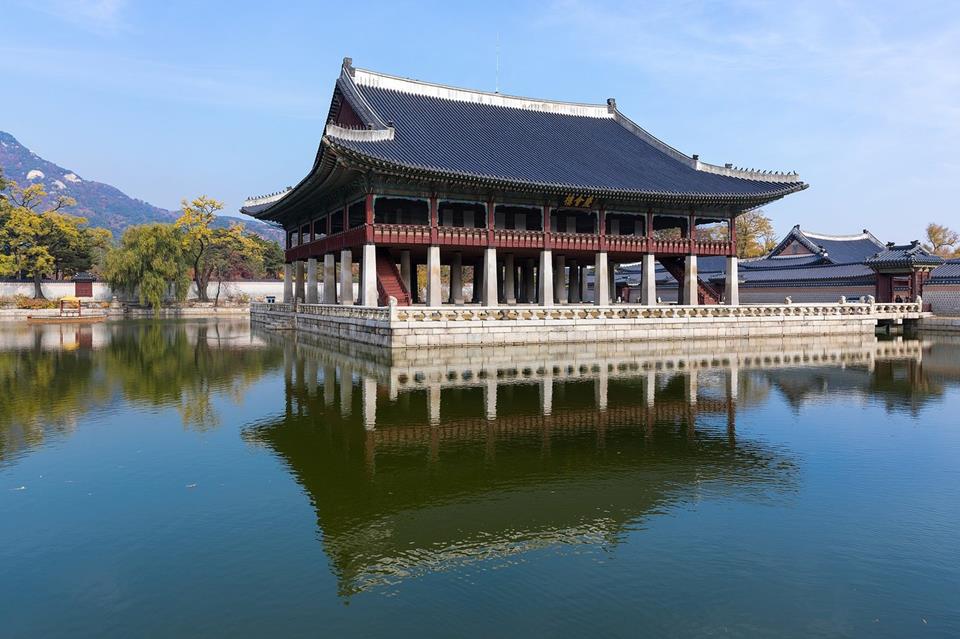 Peaceful Palace at South Korea jigsaw puzzle